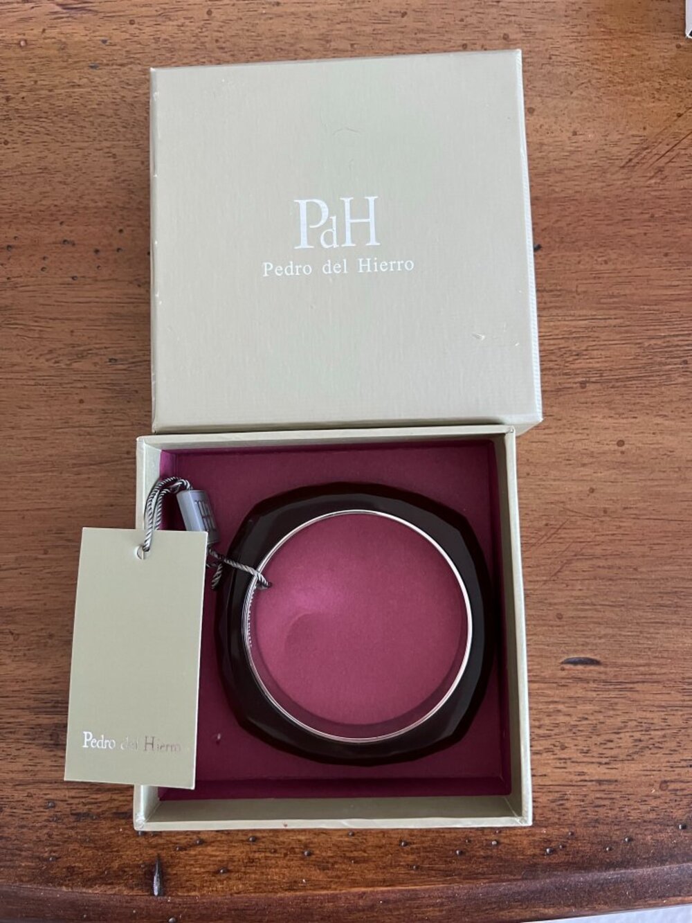 NWT Pedro del Hierro Sculptural Faceted Smokey Amber Resin Bangle Bracelet Box